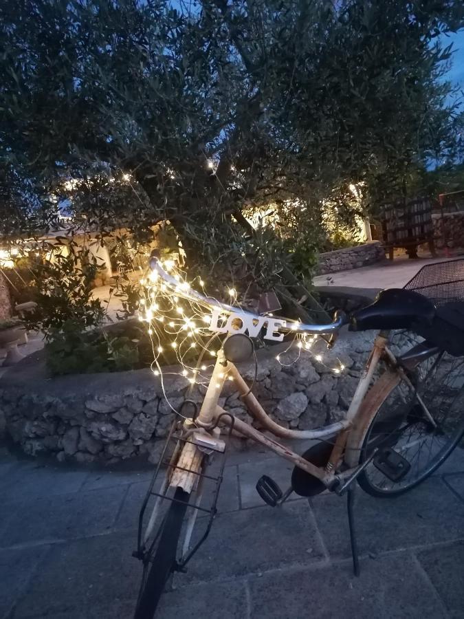 Masseria Agriturismo Il Sorriso Degli Ulivi - Dimora Di Charme กัลลีโปลี ภายนอก รูปภาพ